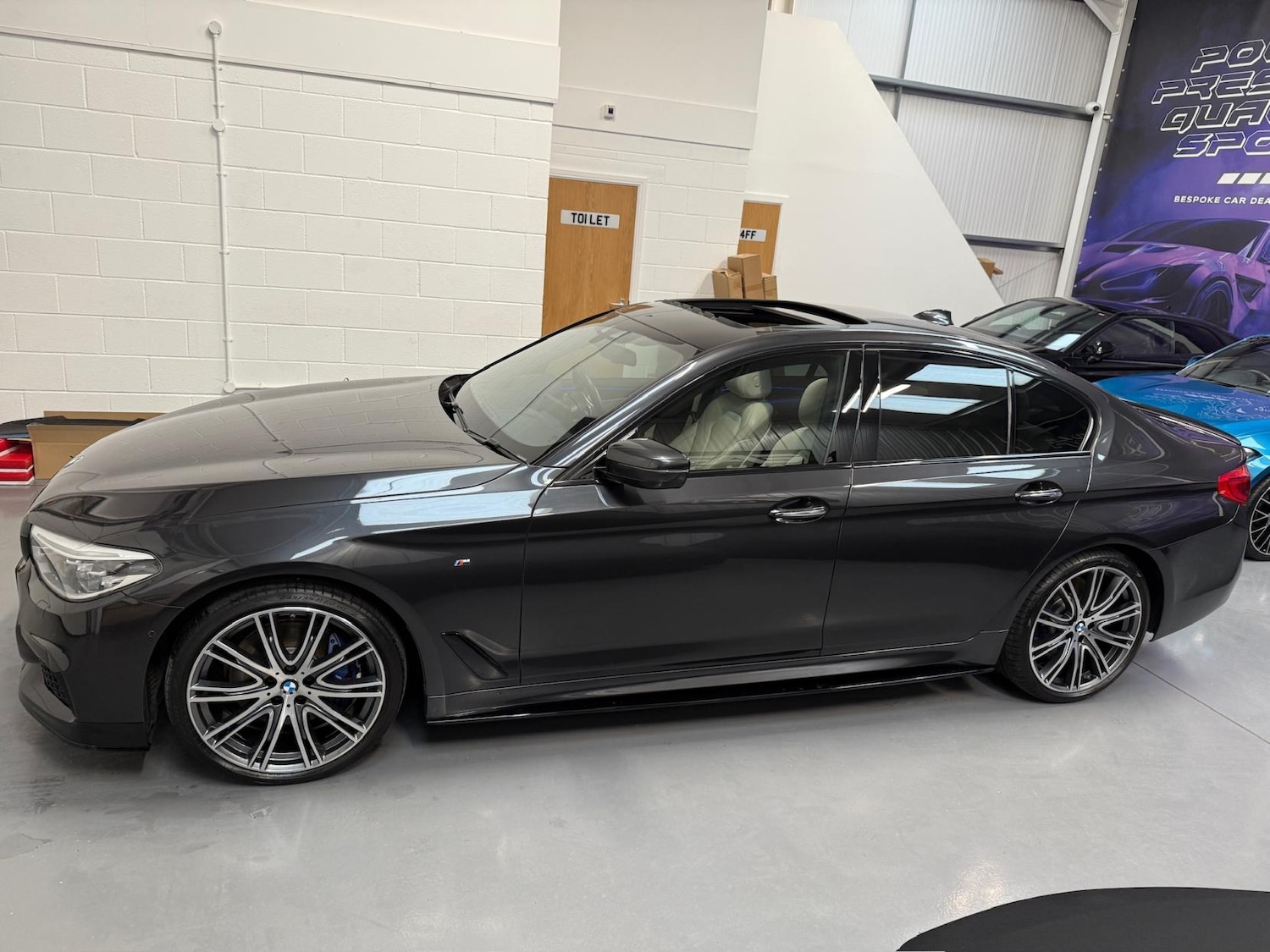 Used BMW 5 Series 2017 for sale - 76534323: Photo 11