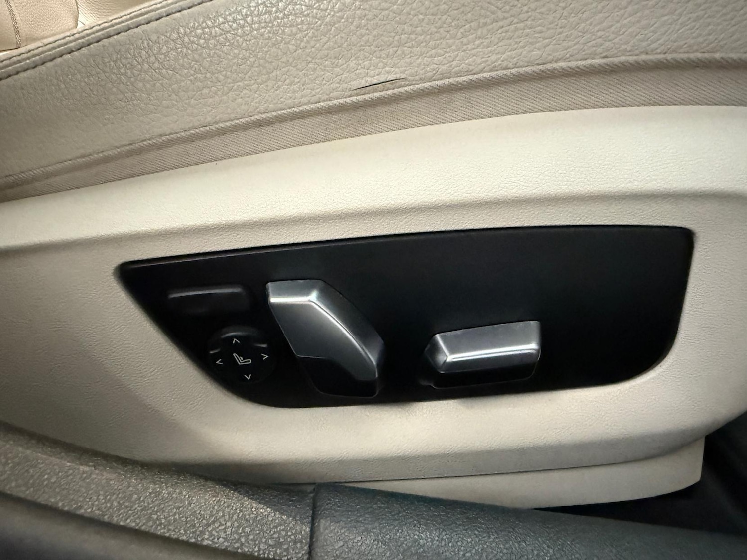 Used BMW 5 Series 2017 for sale - 76534323: Photo 63