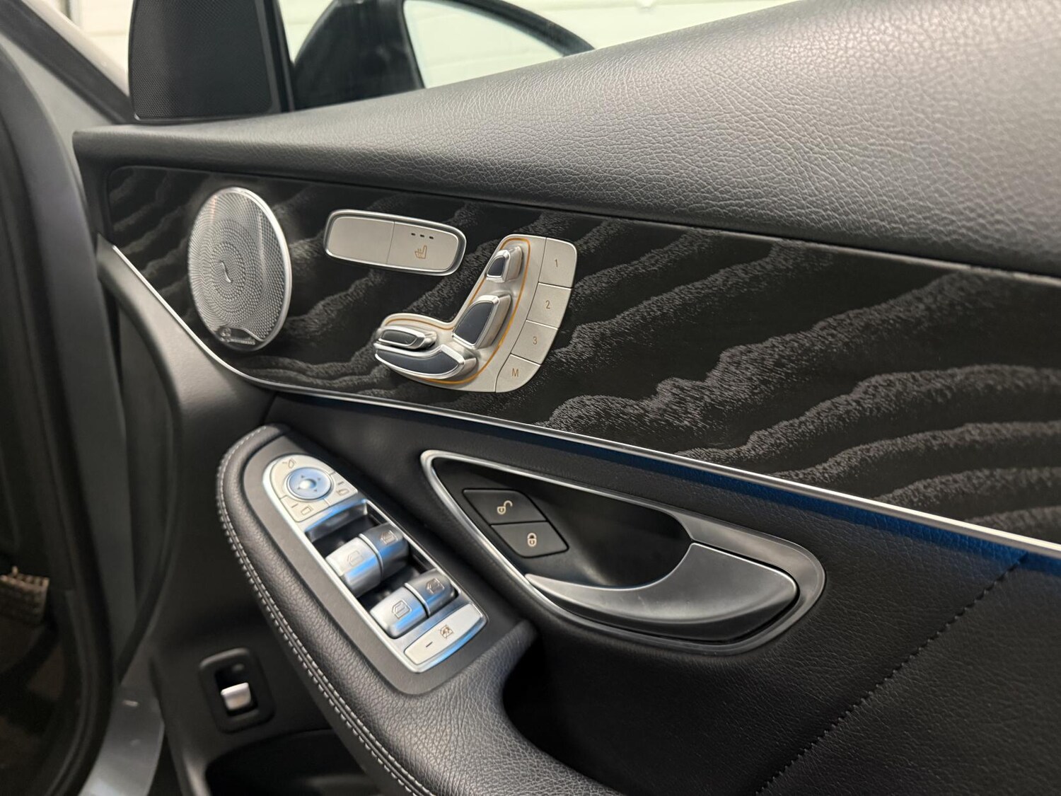 Used Mercedes-Benz GLC 2017 for sale - 77640923: Photo 45