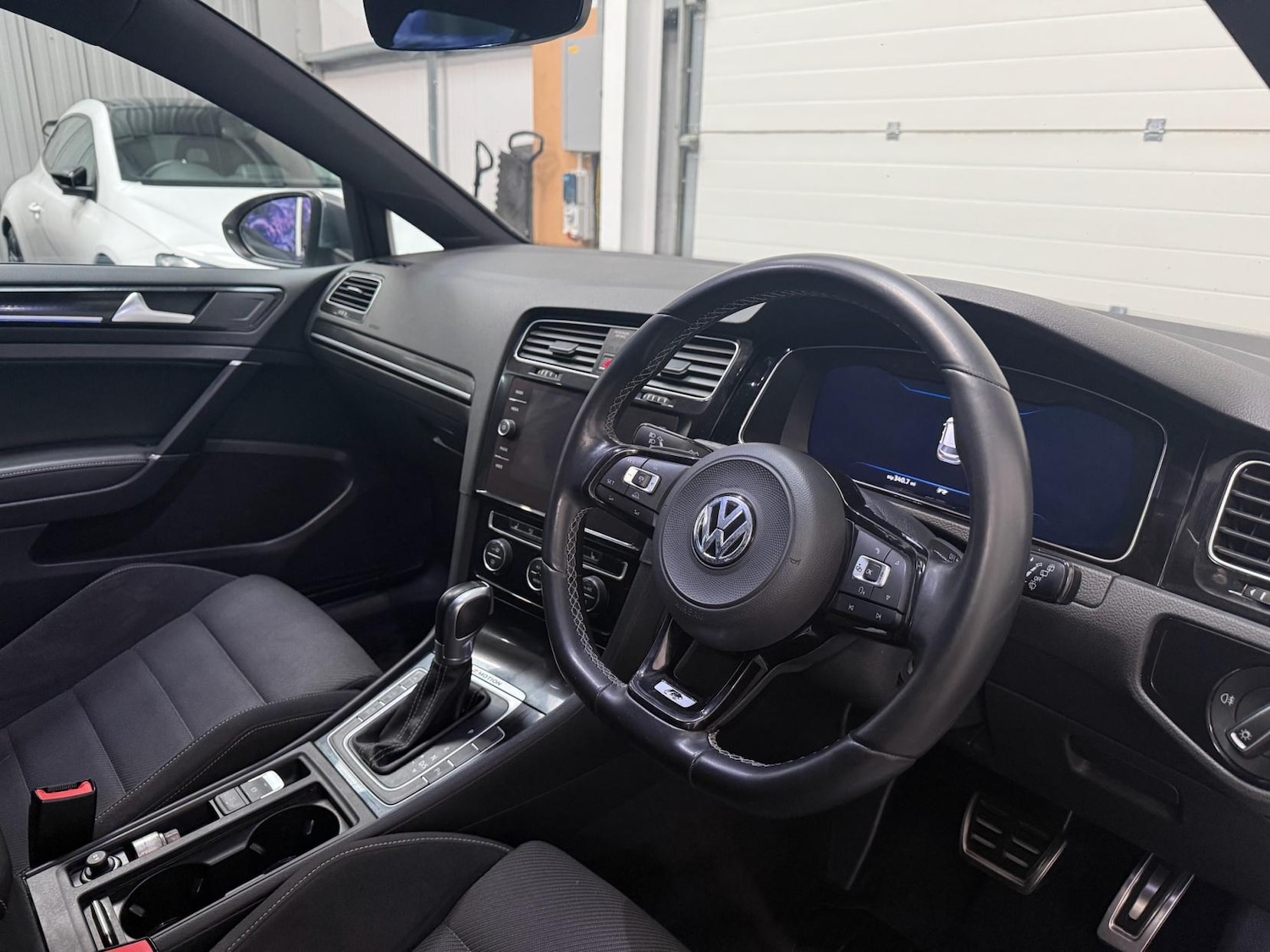 Used Volkswagen Golf 2018 for sale - 77640921: Photo 26