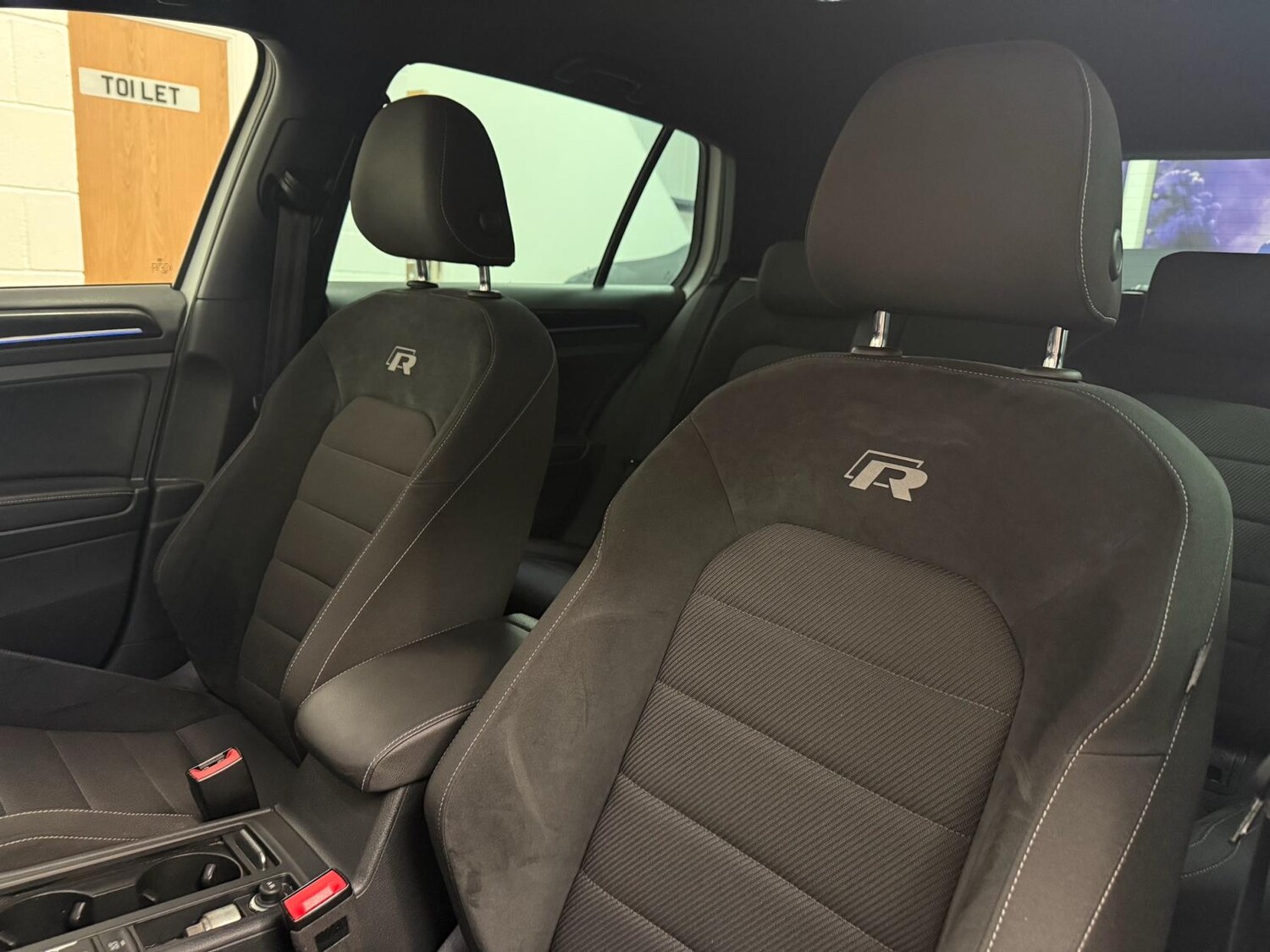 Used Volkswagen Golf 2018 for sale - 77640921: Photo 31