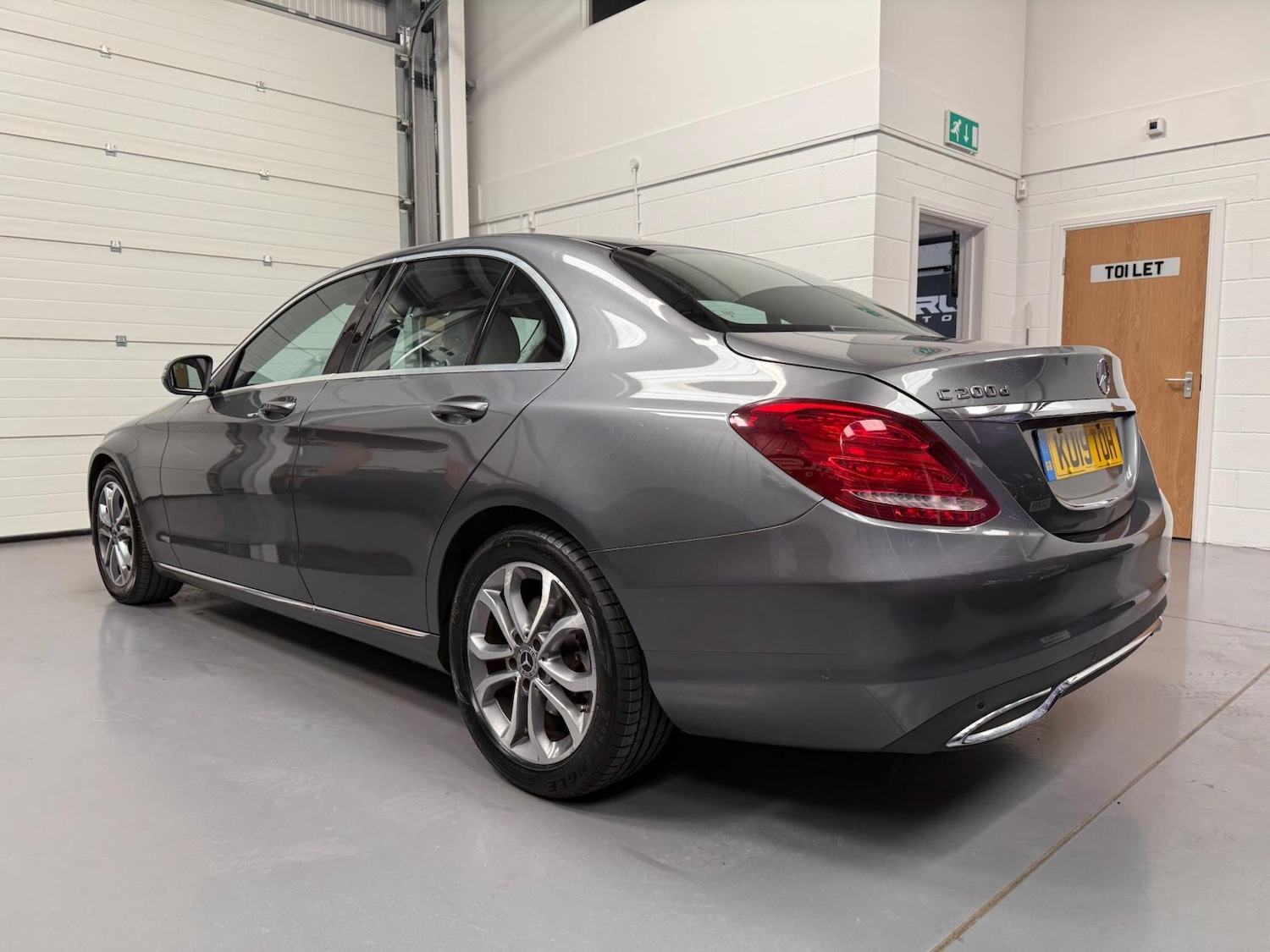 Used Mercedes-Benz C Class 2019 for sale - 77890164: Photo 24