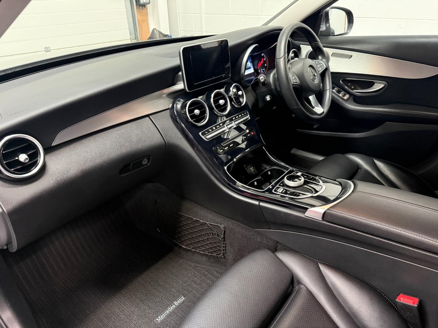 Used Mercedes-Benz C Class 2019 for sale - 77890164: Photo 30