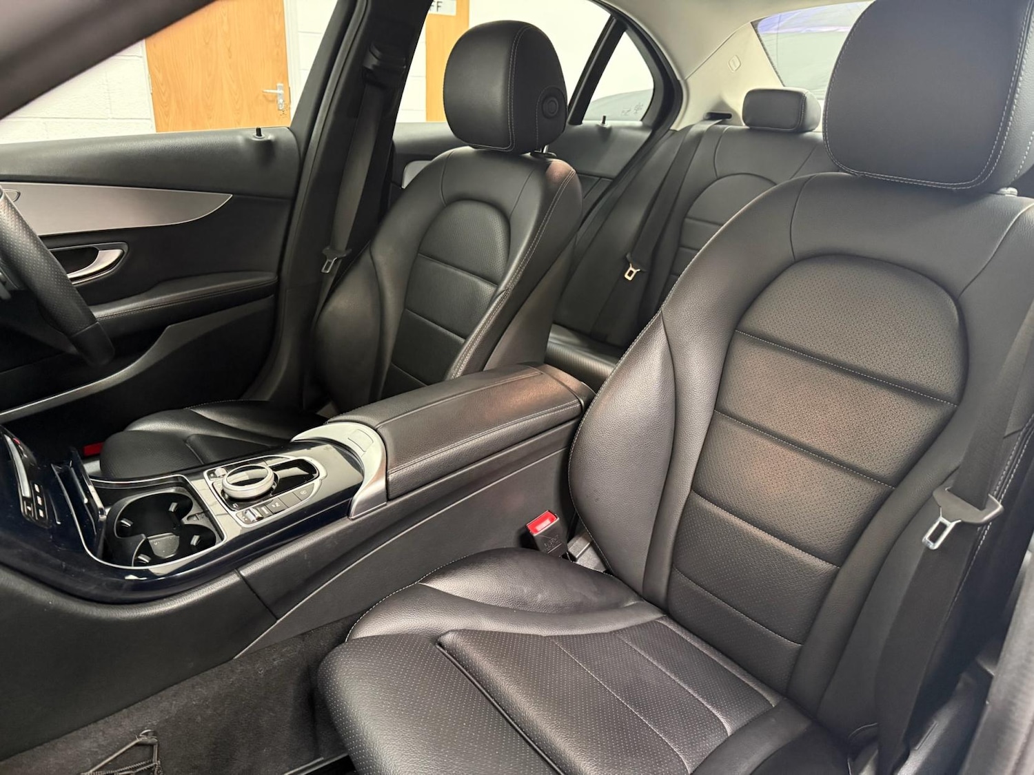 Used Mercedes-Benz C Class 2019 for sale - 77890164: Photo 32