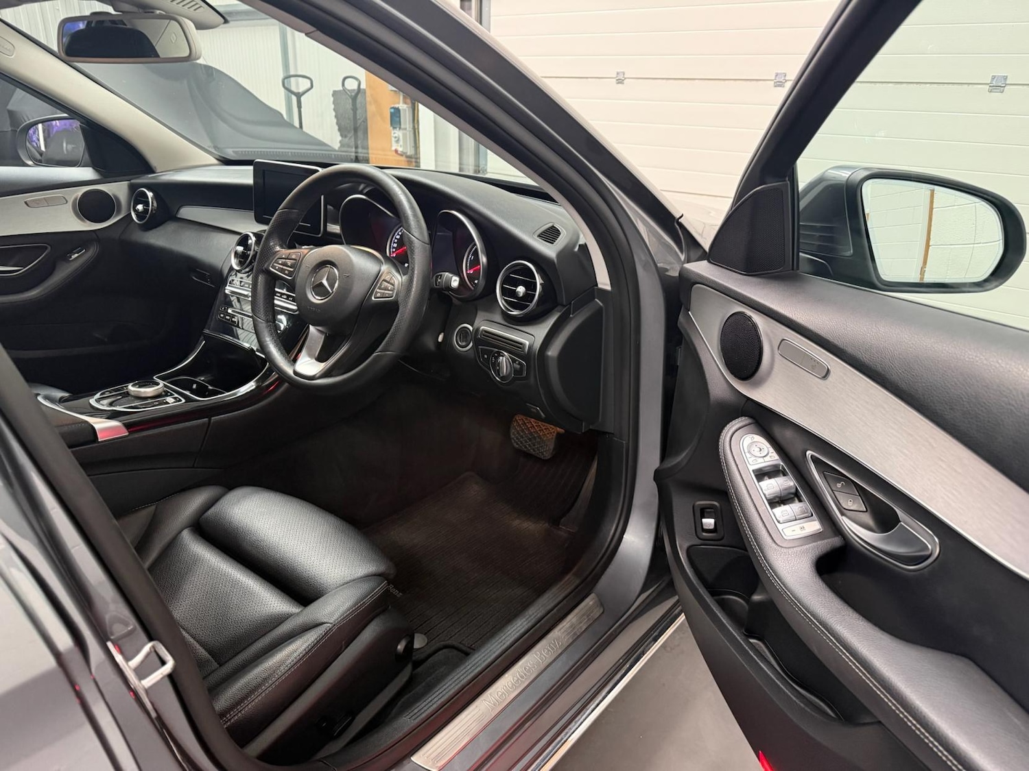 Used Mercedes-Benz C Class 2019 for sale - 77890164: Photo 44