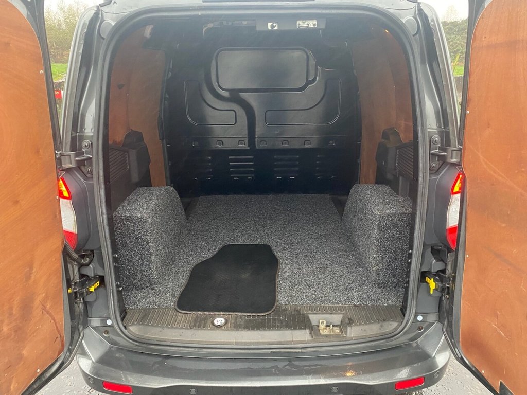 Used Ford Transit Courier 2018 for sale - 76527152: Photo 11