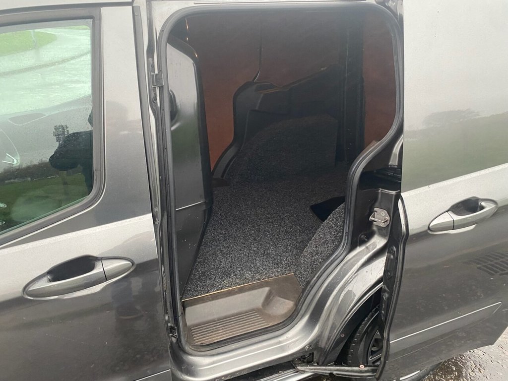 Used Ford Transit Courier 2018 for sale - 76527152: Photo 16