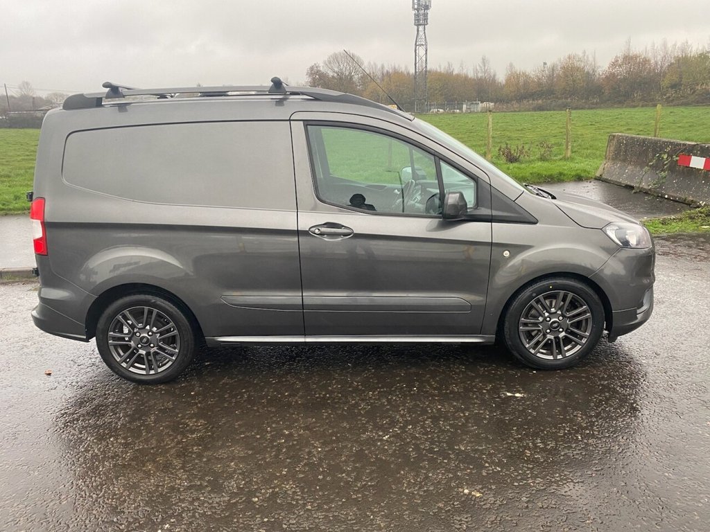 Used Ford Transit Courier 2018 for sale - 76527152: Photo 2