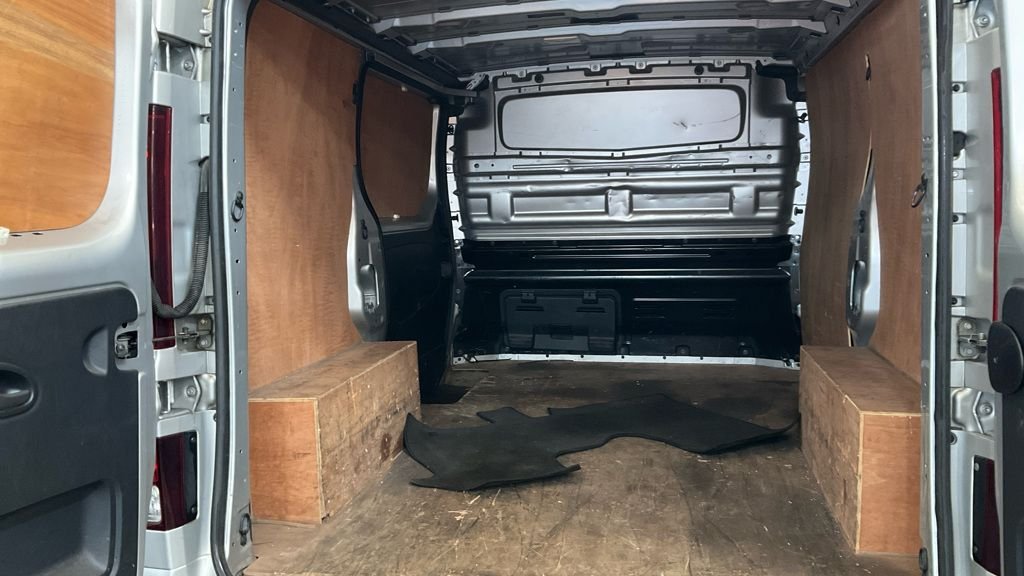 Used Vauxhall Vivaro 2016 for sale - 77422297: Photo 11