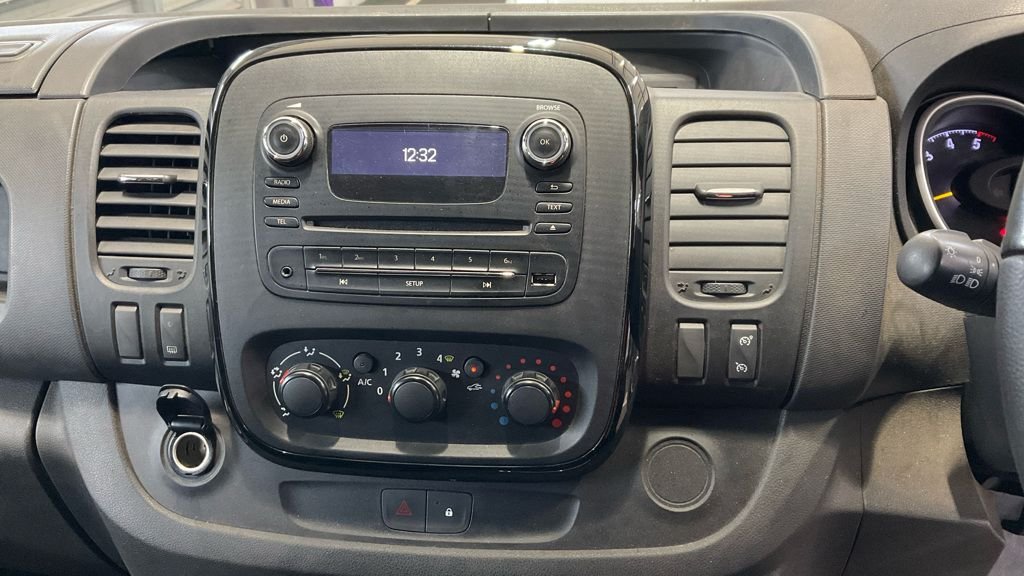 Used Vauxhall Vivaro 2016 for sale - 77422297: Photo 12