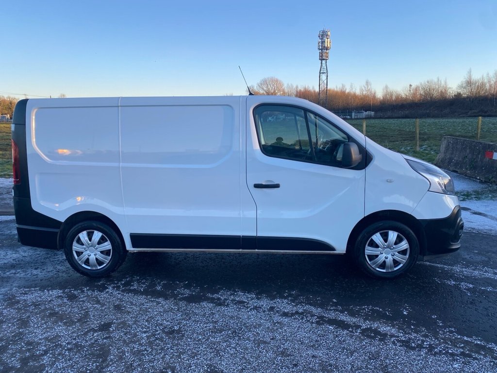 Used Renault Trafic 2018 for sale - 77211932: Photo 2