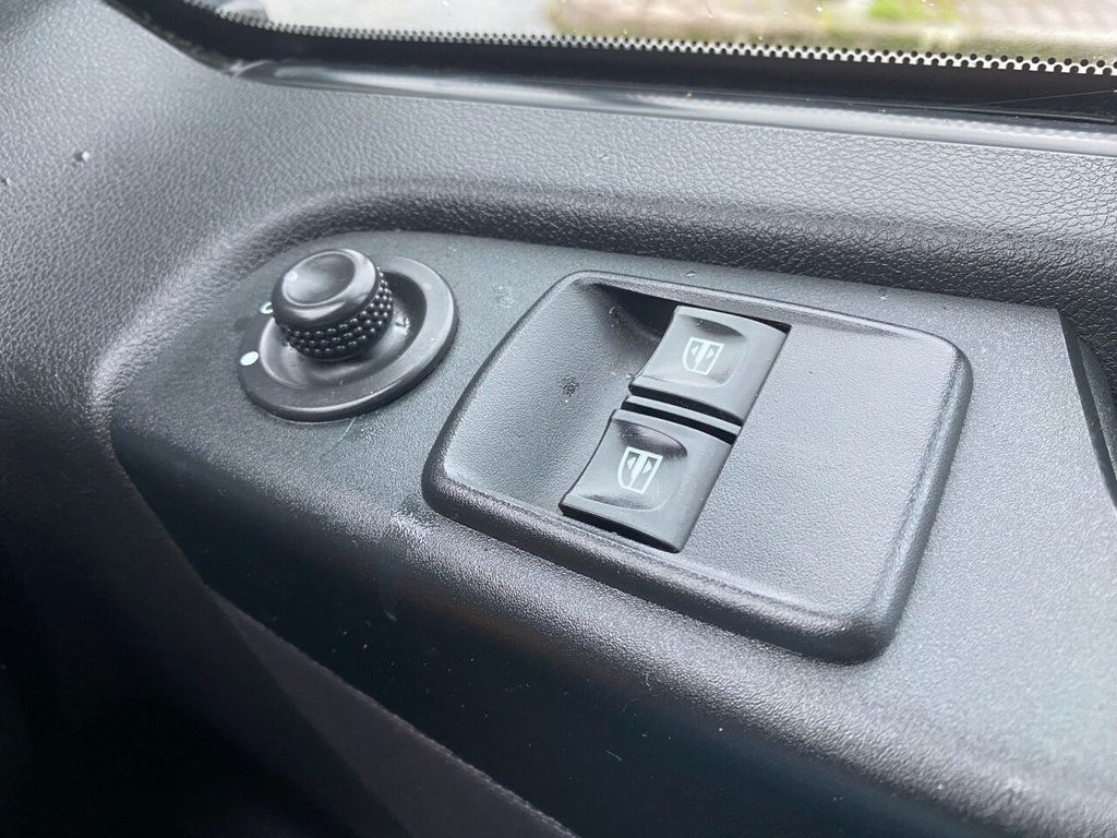 Used Vauxhall Vivaro 2016 for sale - 77498457: Photo 7