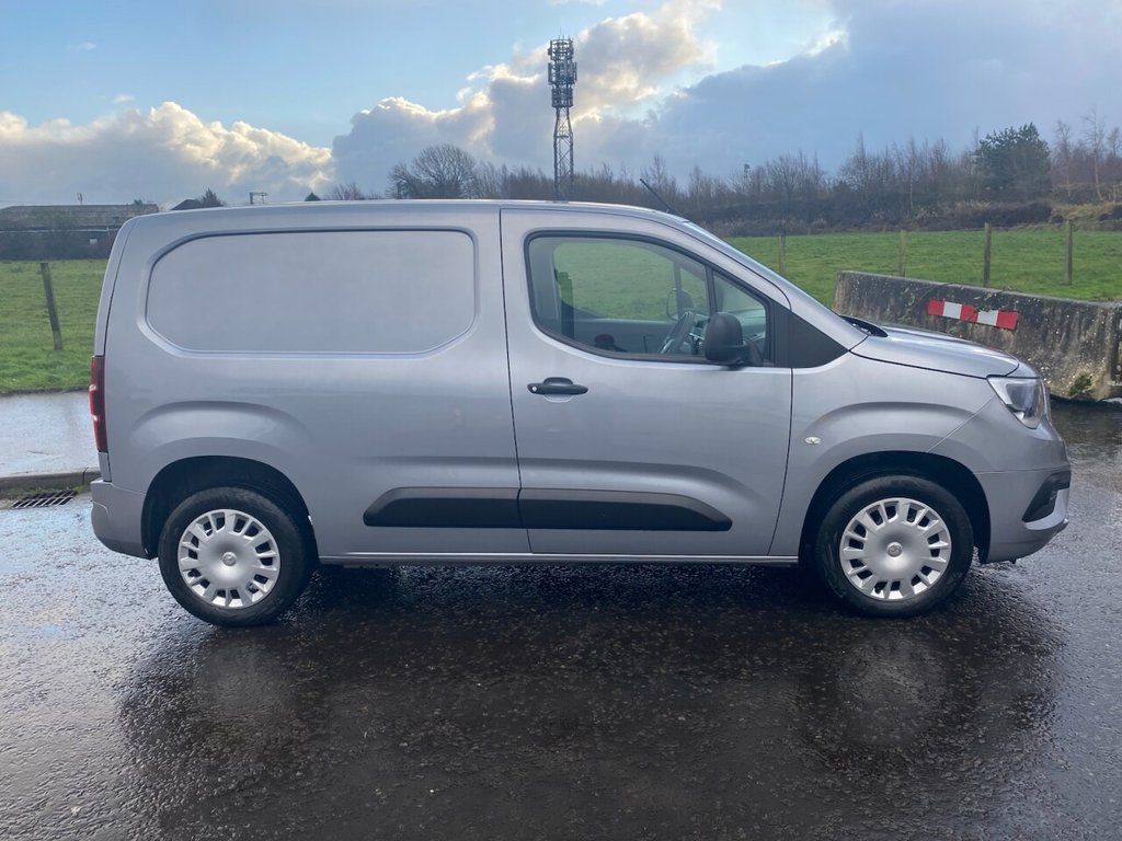 Used Vauxhall Combo 2020 for sale - 77205323: Photo 2