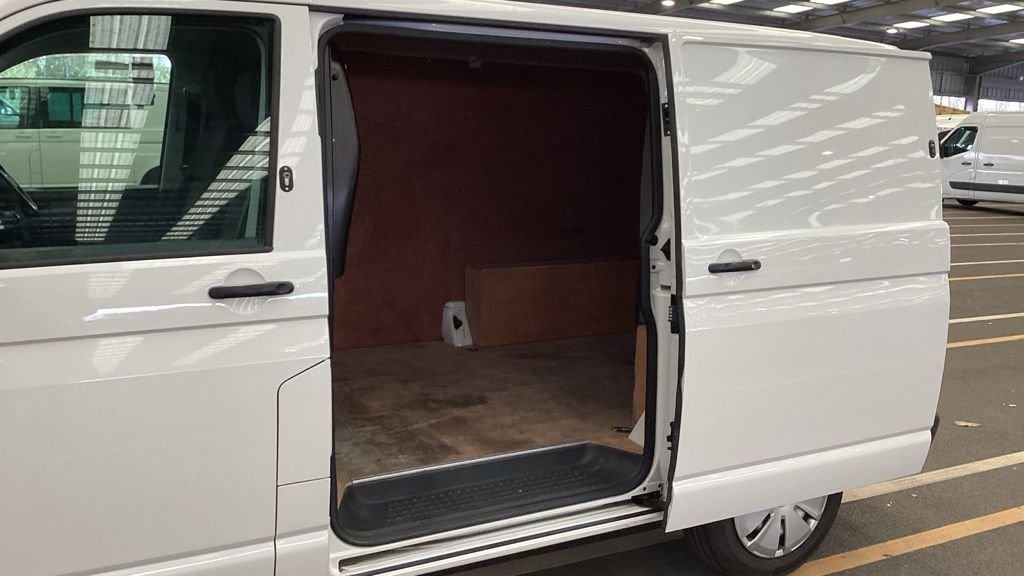 Used Volkswagen Transporter 2020 for sale - 77905514: Photo 11