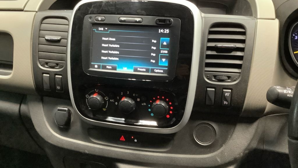 Used Renault Trafic 2016 for sale - 76527174: Photo 15