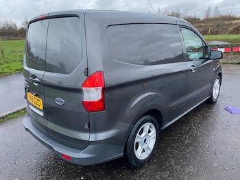 Used Ford Transit Courier 2018 for sale - 79221079: Photo
