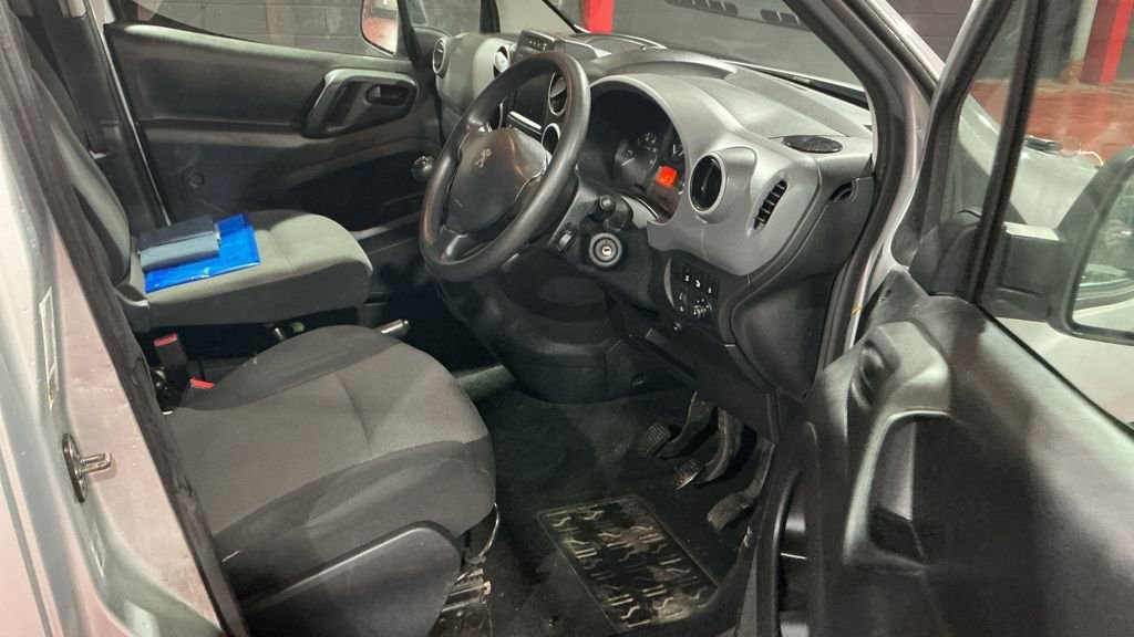 Used Peugeot Partner 2017 for sale - 77319629: Photo 12