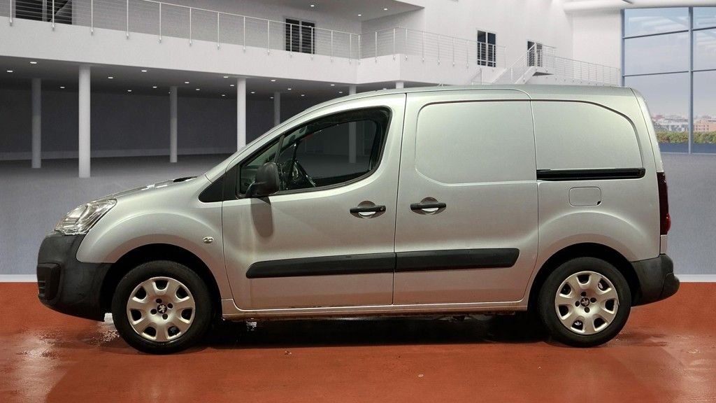 Used Peugeot Partner 2017 for sale - 77319629: Photo 9