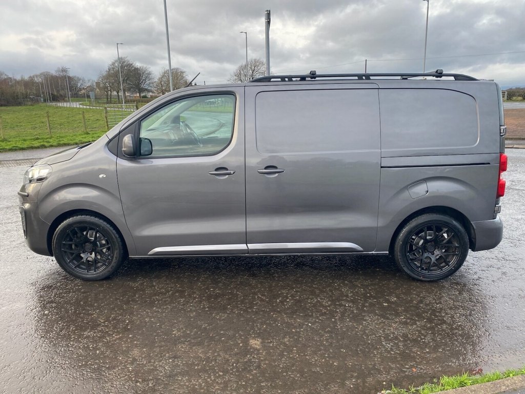 Used Vauxhall Vivaro 2020 for sale - 77161520: Photo 18