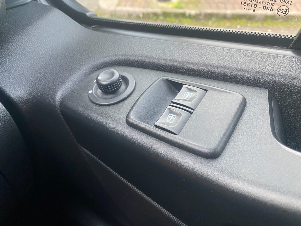 Used Vauxhall Vivaro 2018 for sale - 76595903: Photo 6