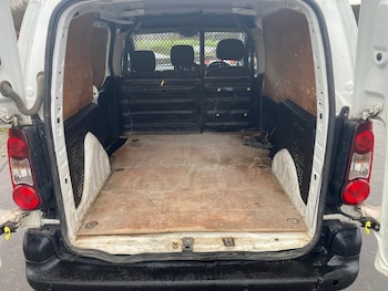 Used Peugeot Partner 2017 for sale - 77534359: Photo