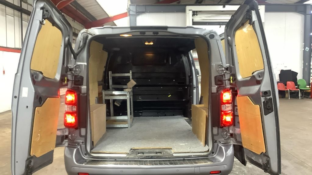 Used Vauxhall Vivaro 2021 for sale - 77667518: Photo 11