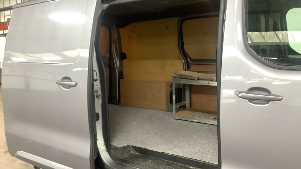 Used Vauxhall Vivaro 2021 for sale - 77667518: Photo 12