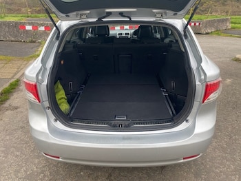 Used Toyota Avensis 2010 for sale - 78167143: Photo