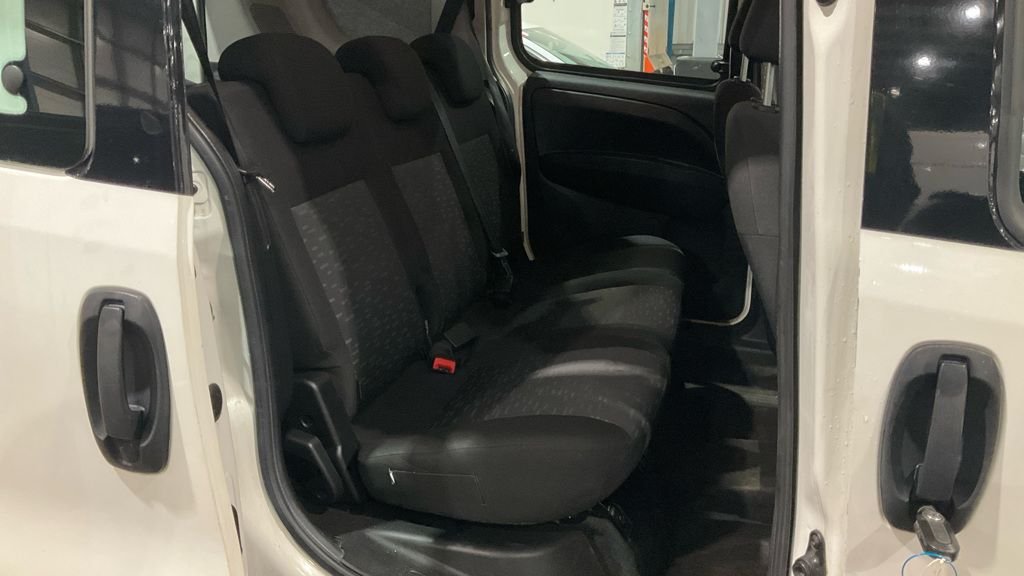 Used Vauxhall Combo 2017 for sale - 77319618: Photo 12