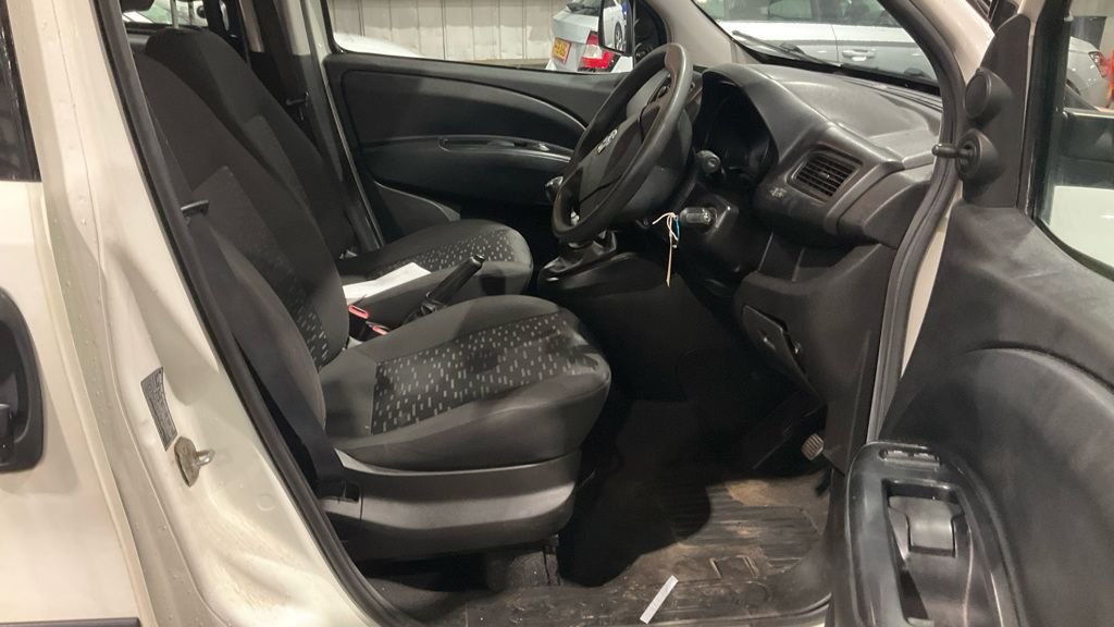 Used Vauxhall Combo 2017 for sale - 77319618: Photo 13