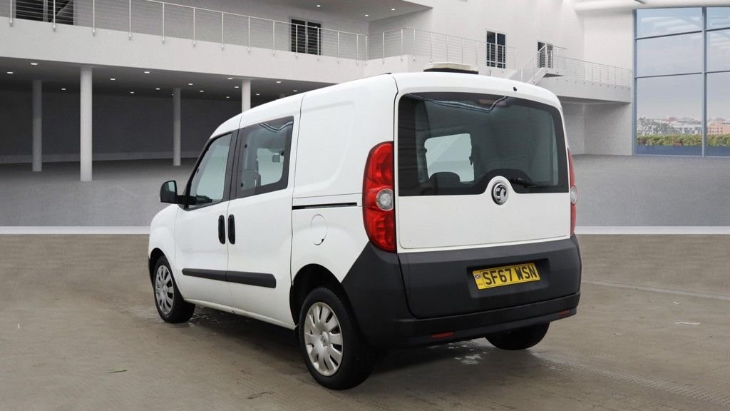 Used Vauxhall Combo 2017 for sale - 77319618: Photo 4