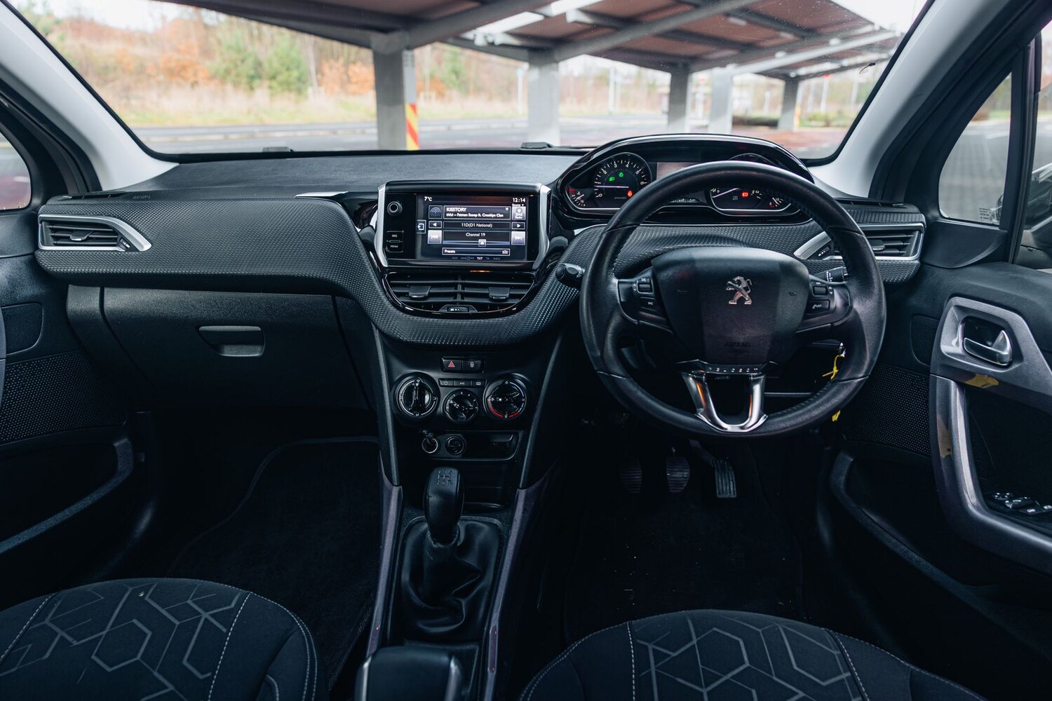 Used Peugeot 2008 2015 for sale - 77485098: Photo 21