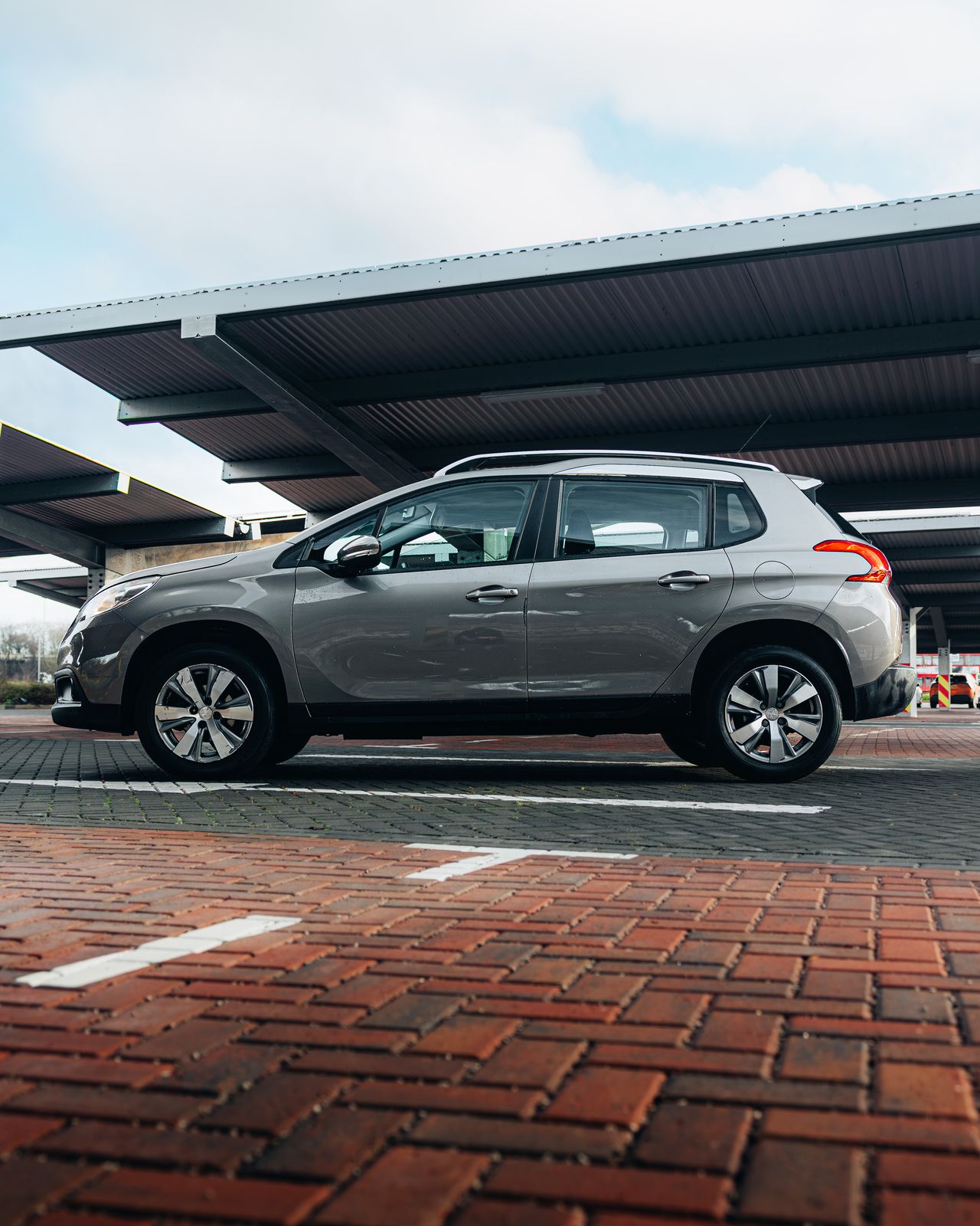 Used Peugeot 2008 2015 for sale - 77485098: Photo 4