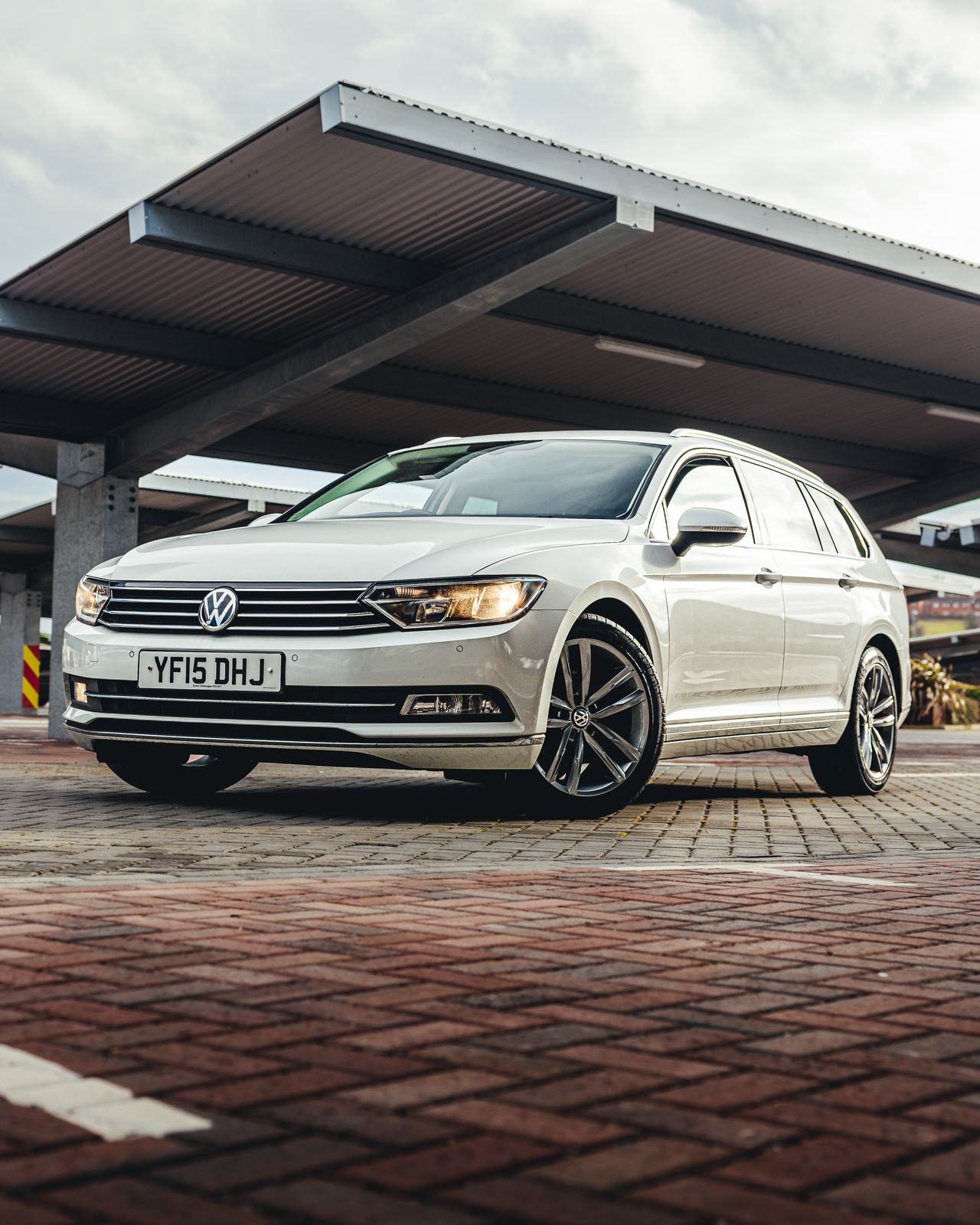 Used Volkswagen Passat 2015 for sale - 77799888: Photo 2