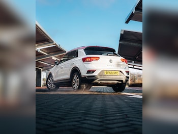 Used Volkswagen T-Roc 2018 for sale - 78574309: Photo
