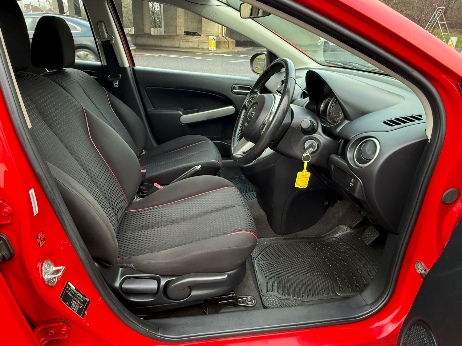 Used Mazda Mazda2 2011 for sale - 77239574: Photo 13