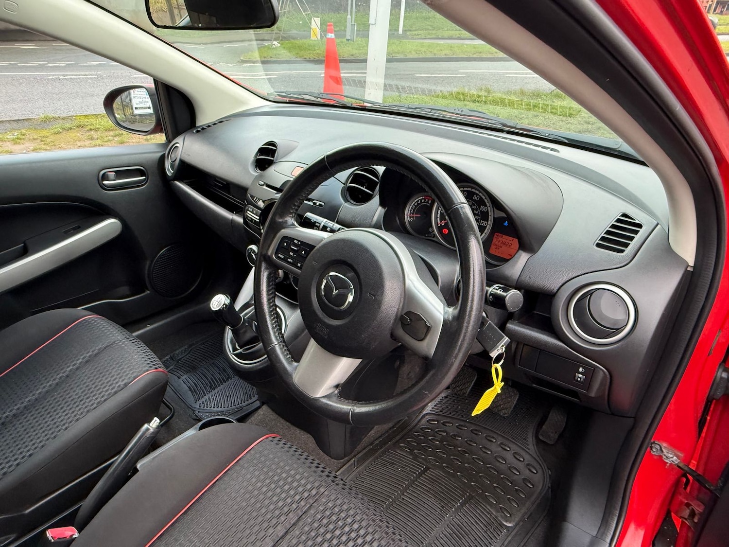 Used Mazda Mazda2 2011 for sale - 77239574: Photo 14