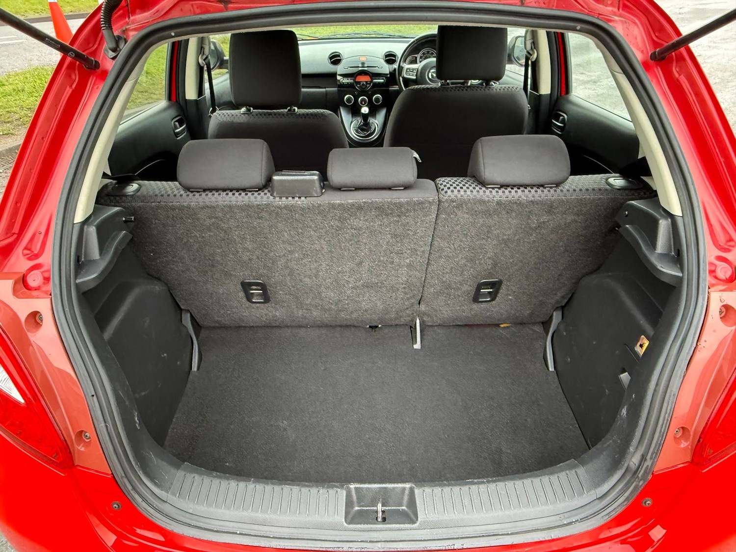 Used Mazda Mazda2 2011 for sale - 77239574: Photo 9