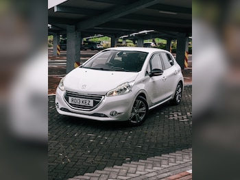 Used Peugeot 208 2014 for sale - 78899461: Photo