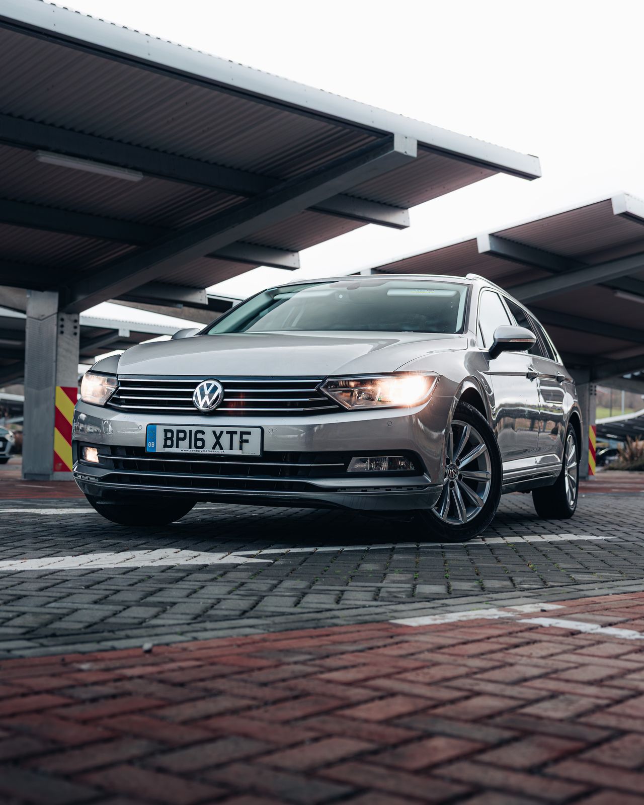 Used Volkswagen Passat 2016 for sale - 77414000: Photo 2