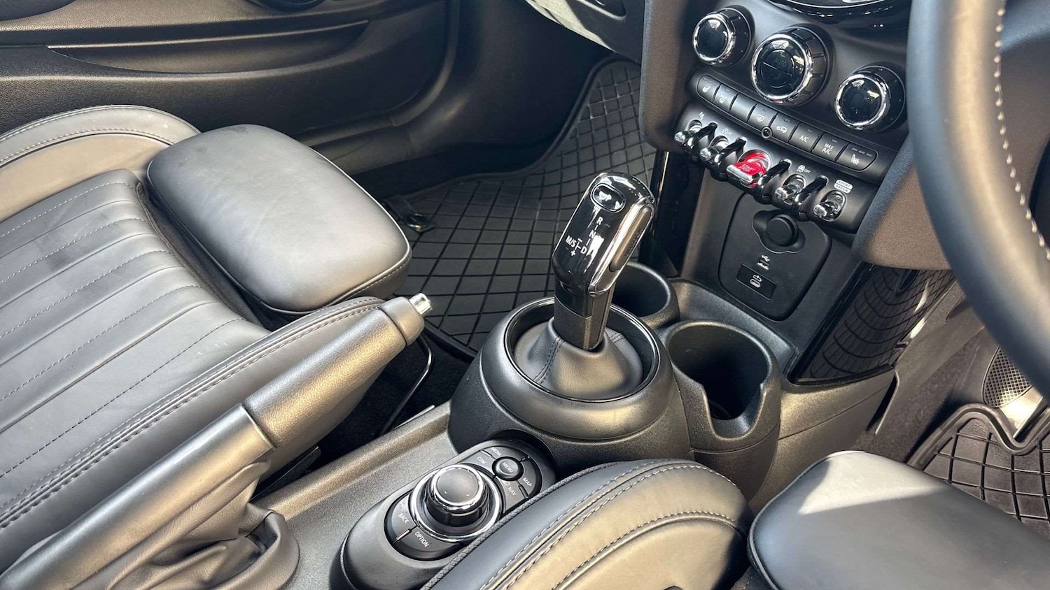 Used MINI Convertible 2023 for sale - 76421191: Photo 12