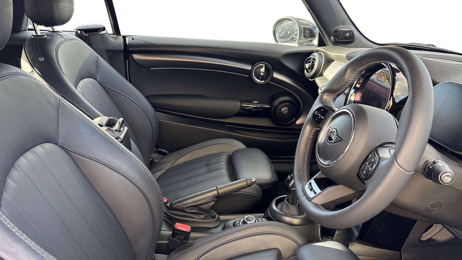 Used MINI Convertible 2023 for sale - 76421191: Photo 13