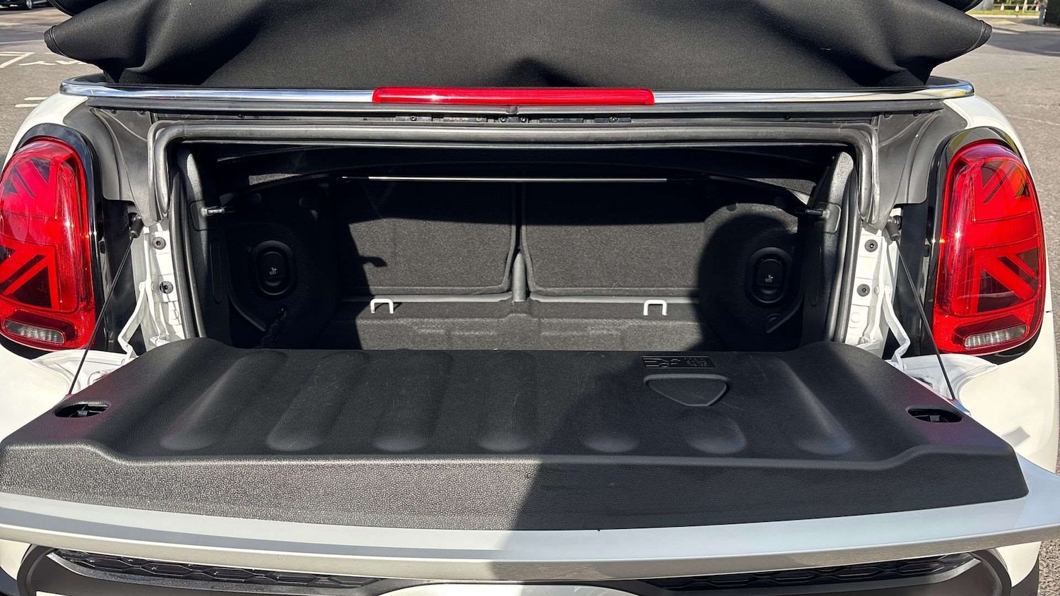 Used MINI Convertible 2023 for sale - 76421191: Photo 15