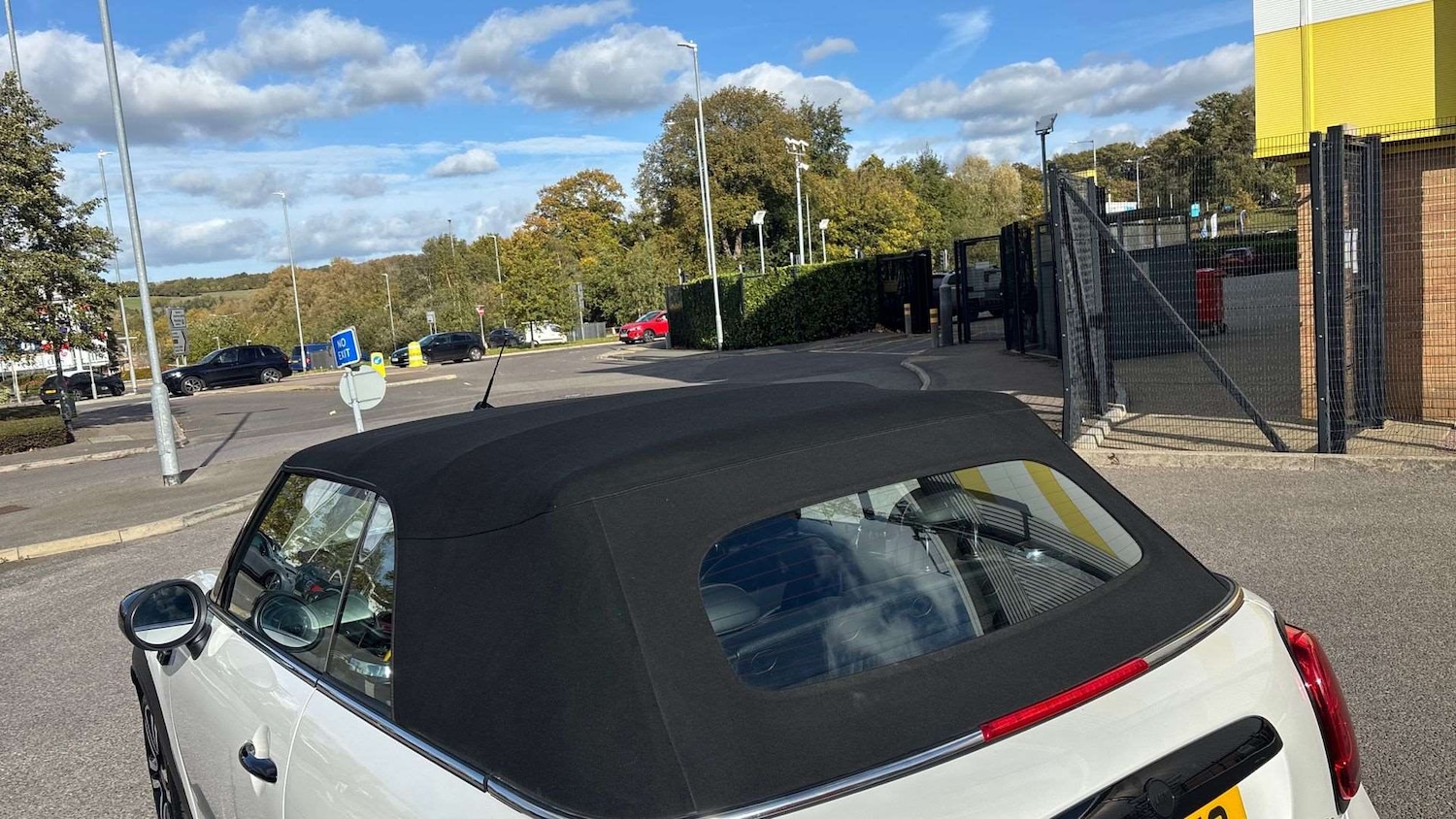 Used MINI Convertible 2023 for sale - 76421191: Photo 19