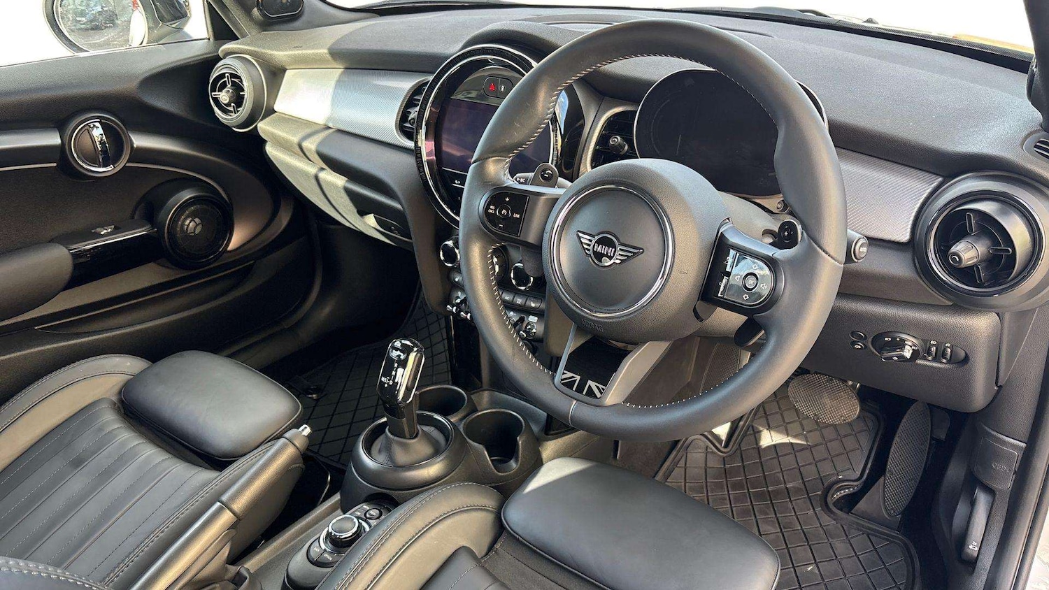 Used MINI Convertible 2023 for sale - 76421191: Photo 8