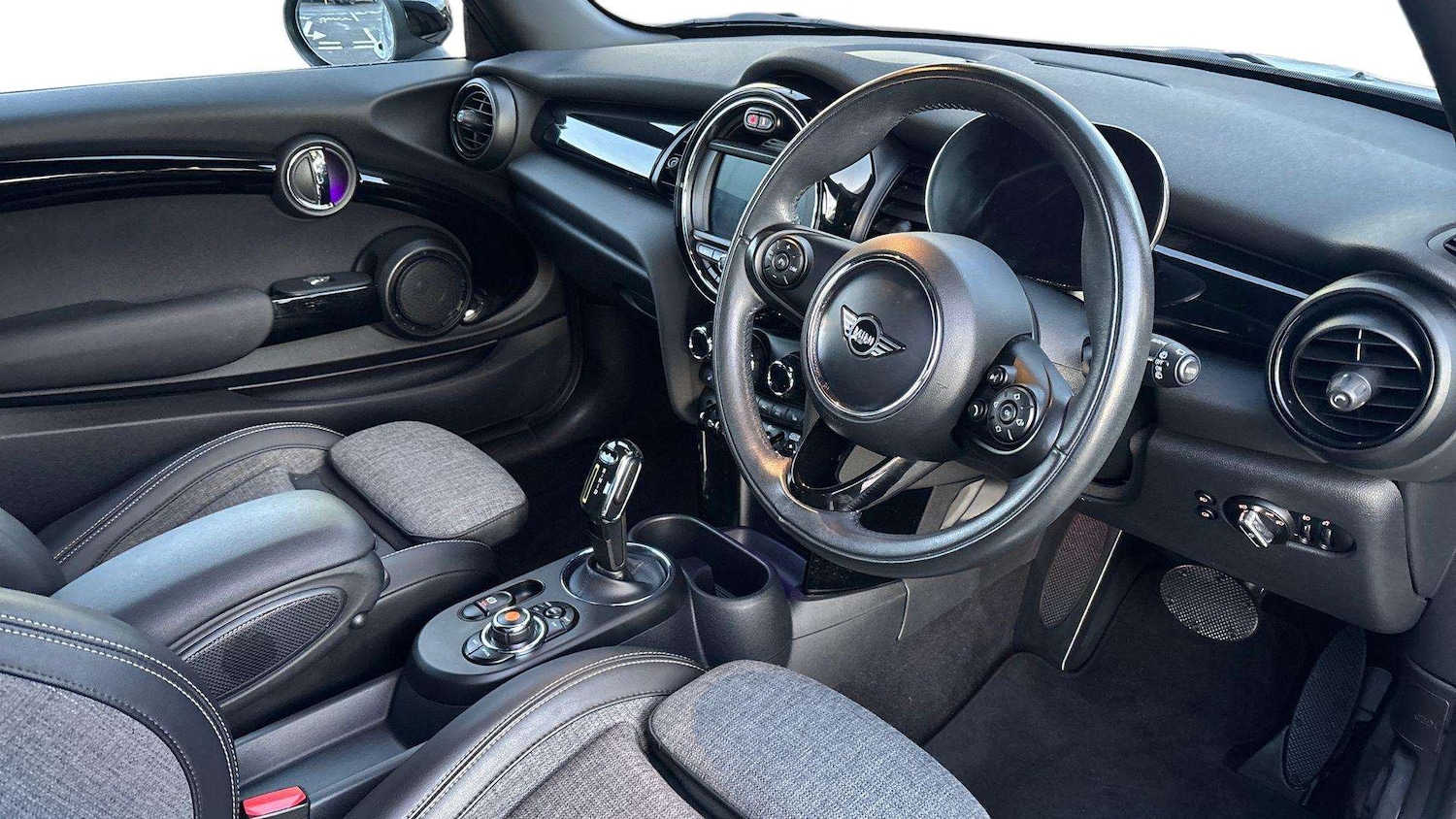 Used MINI Hatch 2020 for sale - 76827608: Photo 8