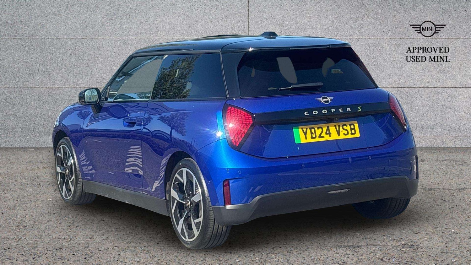 Used MINI Cooper 2024 for sale - 78187882: Photo 2