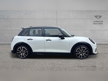 Used MINI Cooper 2024 for sale - 75555317: Photo