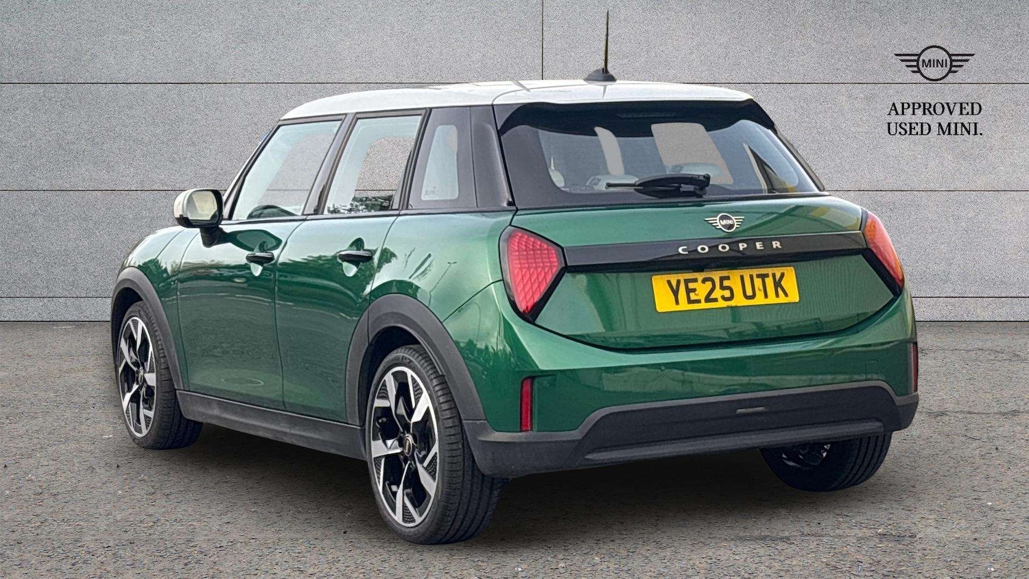 Used MINI Cooper 2025 for sale - 76421205: Photo 2