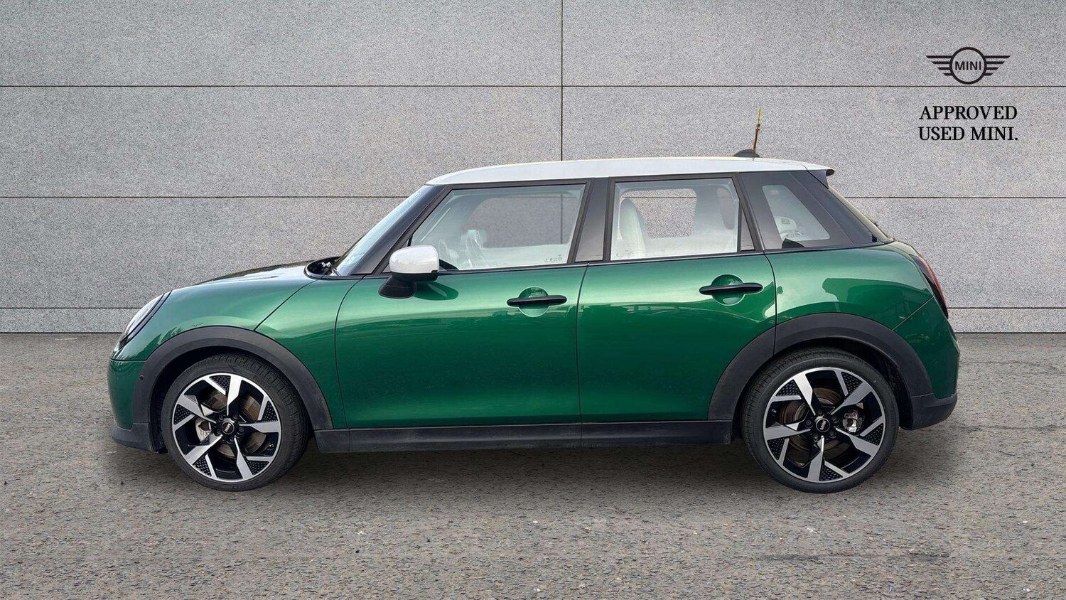 Used MINI Cooper 2025 for sale - 76421205: Photo 5